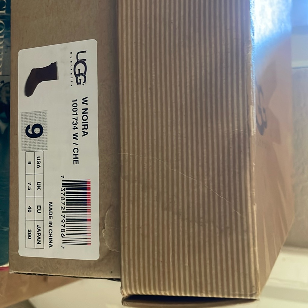 Beautiful Ugg Boots. Size 9. Excellent Condition.